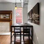 City Escape 2Br Steps To Tql Near Otr And Downtown